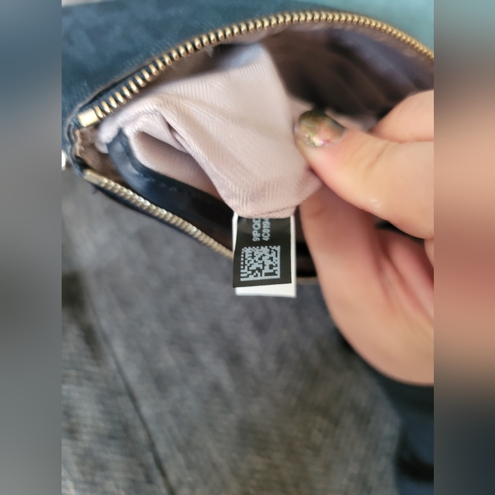 Michael Kors Charlton Baltic Blue Large Wristlet - Picture 4 of 12